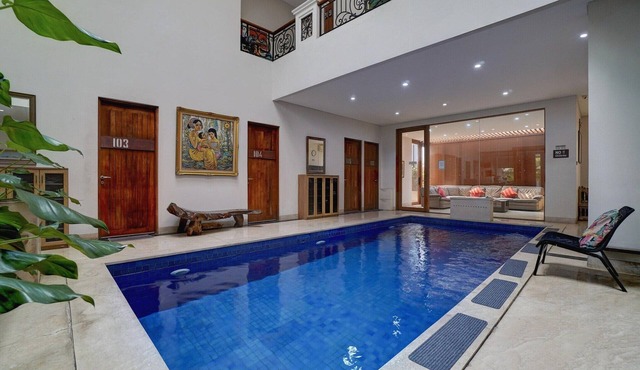 Luxury Twin Stay with Free WiFi and Parking