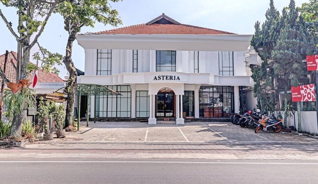 Luxury Twin Stay with Free WiFi and Parking in Bandung