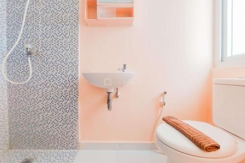 Minimalistic Studio (No Kitchen) Apartment Aeropolis Residence By Travelio in Tangerang