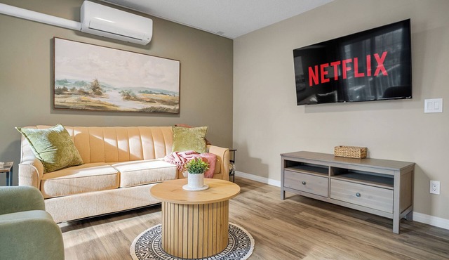Modern 3 Beds, A/C, Underground Parking, Saddledome & Stampede in Calgary