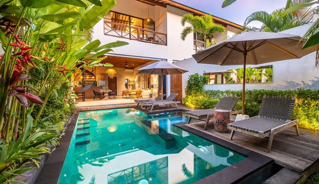 Modern Canggu Loft - 2BR, 500m from the Ocean