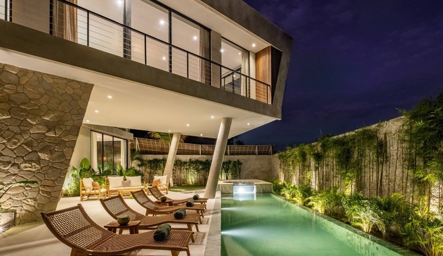 Modern Villa Rooftop Views Tropical Garden