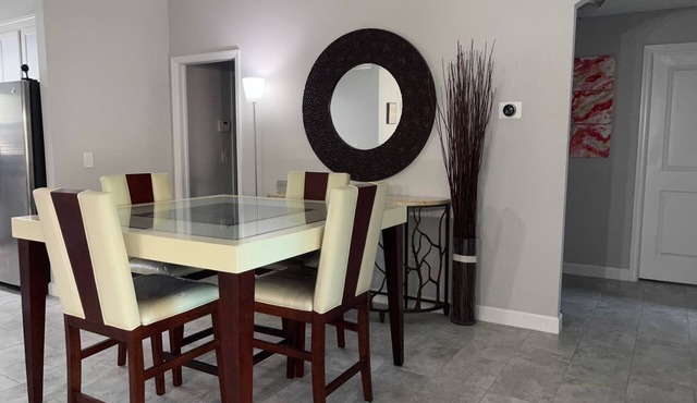 New bright modern home, near Orlando Daytona Beach, Blue Springs in Orange City