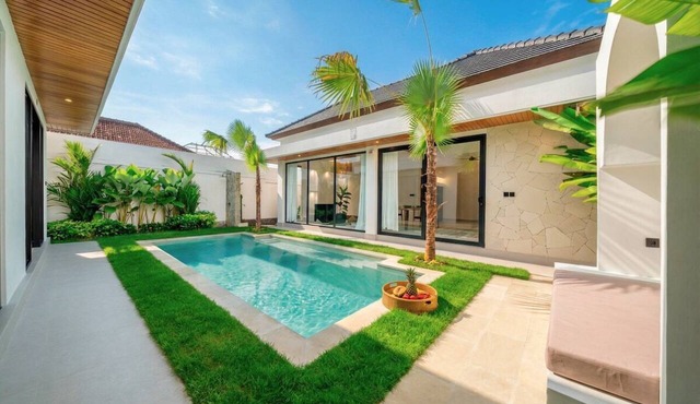 New Designer 2BR Villa+Huge Pool+Central Location in Kuta Utara
