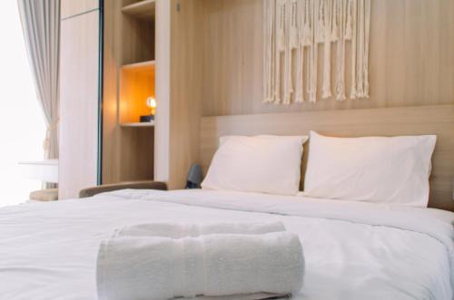 Nice and Fancy Studio at Transpark Bintaro Apartment By Travelio in Tangerang