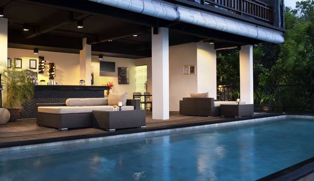 Ocean View Suite with Private Balcony, Panoramic Sea Views & Mount Agung Sunsets in Klungkung Regency