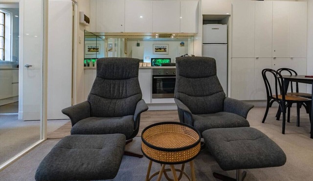 Oversized Potts Point Studio in Potts Point