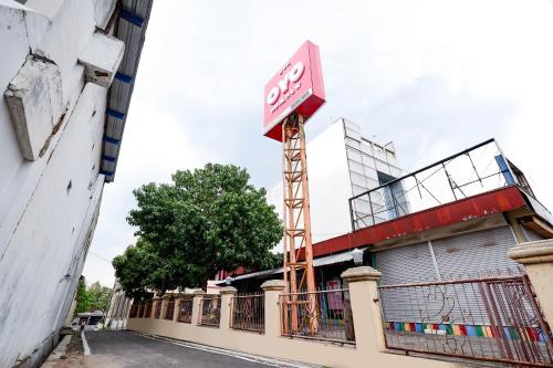 OYO 1706 Hotel H&w Solo in Palur