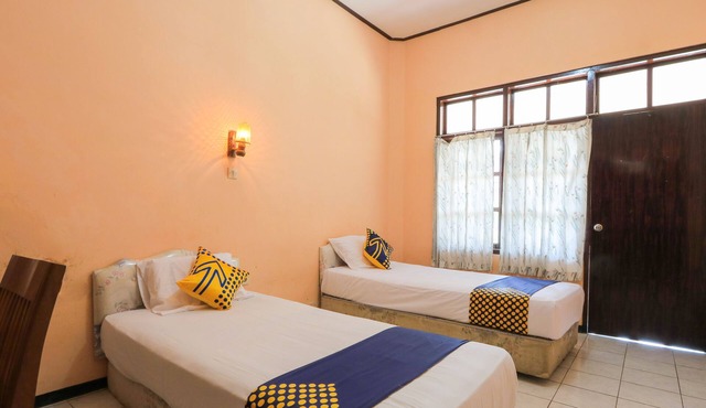 OYO 2465 Hotel Raung View