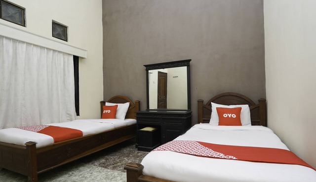 OYO 2715 Hotel Madinah Syariah