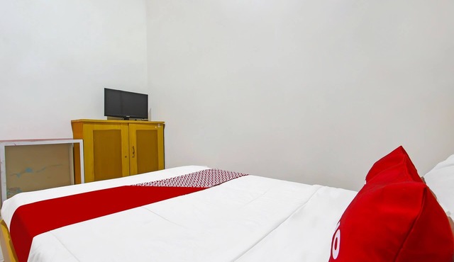 OYO 3060 Al Fatih Guest House Syariah in Muncar