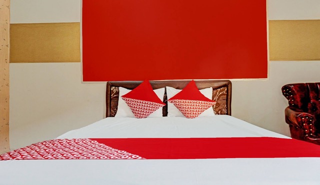 OYO 92405 Evergreen Hotel & Resto Near GARDU INDUK MUARA DUA in Sukajaya