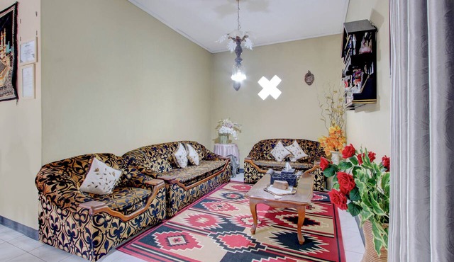 OYO 94841 Alodia Homestay Family