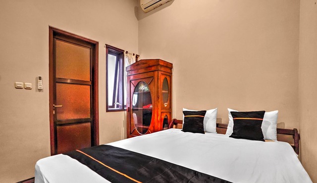 OYO 95211 Duta Hotel Banyuwangi