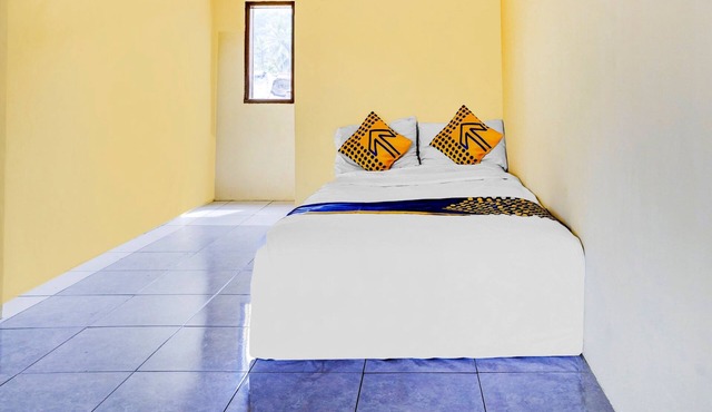 OYO Life 90701 Kost Syariah Deris in Sumedang