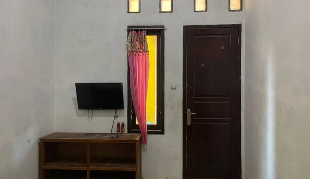 OYO Life 93036 Eddy Homestay Syariah