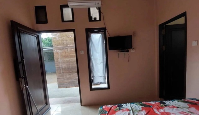 OYO Life 93525 Griya Wafira Trenggalek Syariah