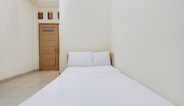 OYO Life 93662 Kost Pak Budi