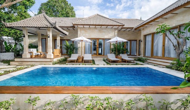Peaceful 3BR Villa in Lush Ubud, Large Pool&Garden in Kabupaten Gianyar