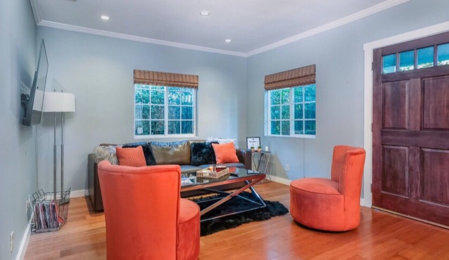 Perfect Hollywood Getaway 2Bedroom/2 Bathroom with Free Parking (One Car Only) in Los Angeles