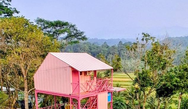 Pink Glamping Anyer in Cinangka