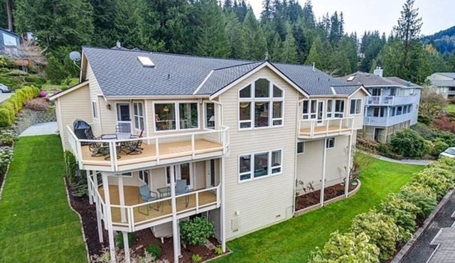 Pinnacle Perch, 5 min walk to Lake whatcom. Golf, Pool, Trails, Biking and View in Bellingham