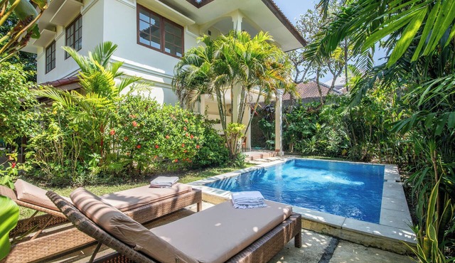 Private 3-bedroom house with tropical garden and pool
