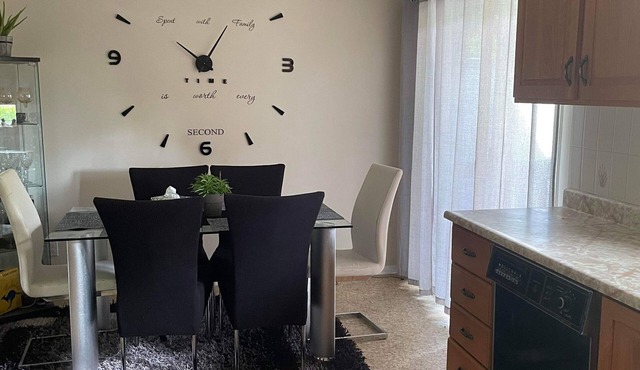 Private Furnished Room – Monthly Stay for Women in Gatineau
