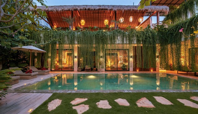 Private Pool Villa | Rooftop Lounge | Berawa