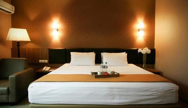 Raden Wijaya Hotel & Convention