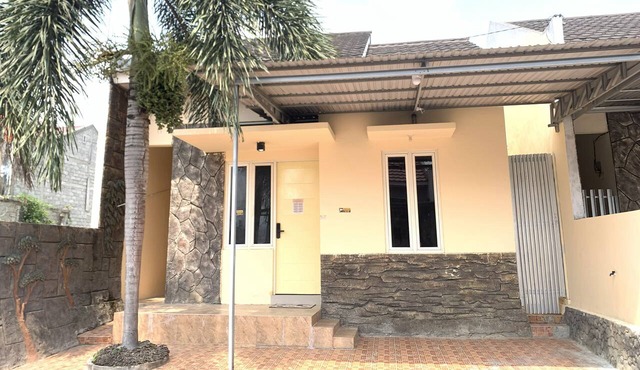 Radyan House - Room for Rent in Palu