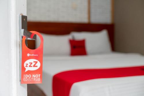 RedDoorz at Oro Oro Ombo Batu in Tlekung
