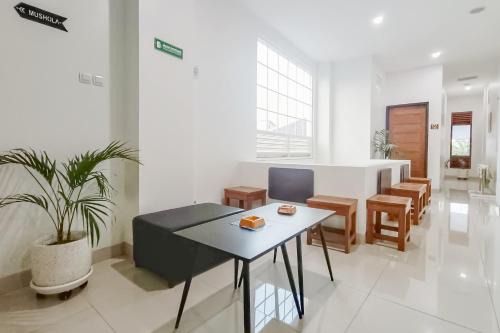 RedDoorz at Tebee Homestay near Tugu Kartasura