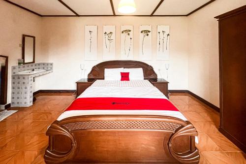RedDoorz at Tunas Alam Mutiara Taman Safari in Sampal 2