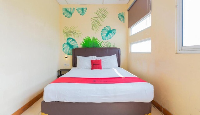 RedDoorz @ Iodium Residence Cikarang in Jakarta