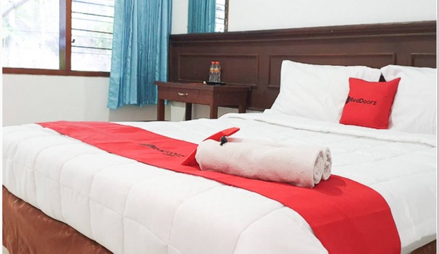 RedDoorz near Bojonegoro Train Station