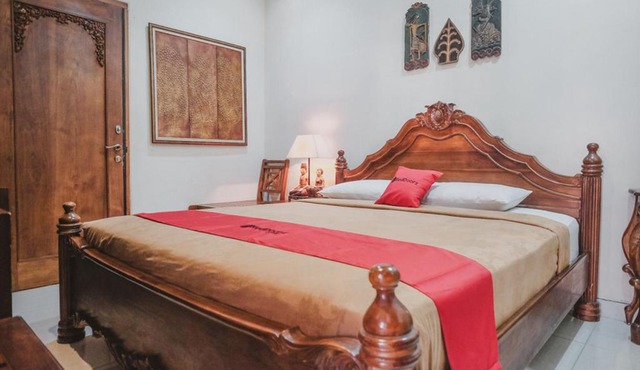 RedDoorz near Galeria Mall 2