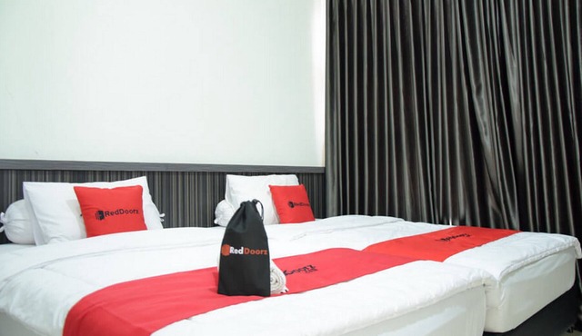 RedDoorz near GOR Satria Purwokerto in Purwokerto