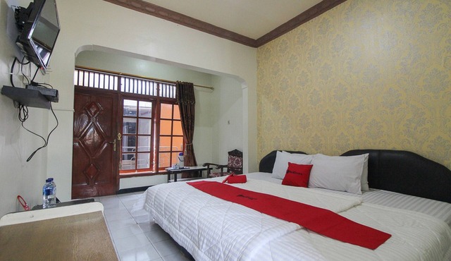 RedDoorz near Sarangan Lake