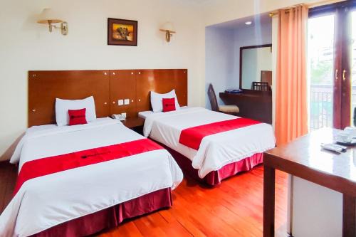 RedDoorz Plus at Hotel Bukik Gadang Sijunjung in Muara
