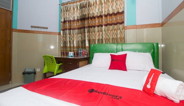 RedDoorz Syariah near Alun Alun Bojonegoro