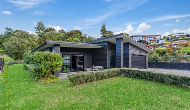 River Retreat - Taupo Holiday Home in Taupo