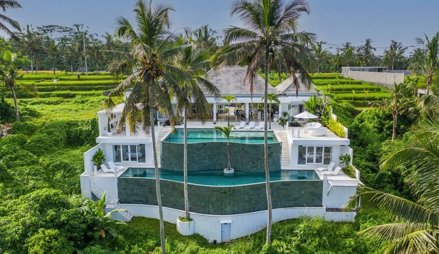 Sacred Jungle Luxury 4BR Ubud 2 Infinity Pools