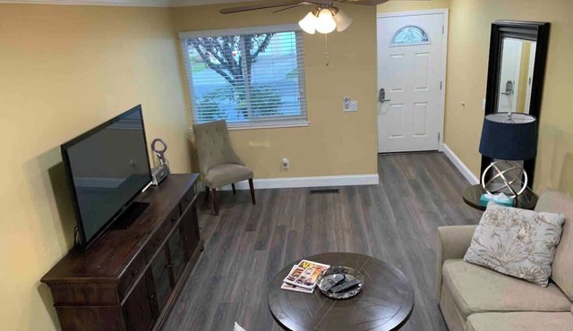 Spacious Pleasanton Townhouse with Fenced Yard in Pleasanton