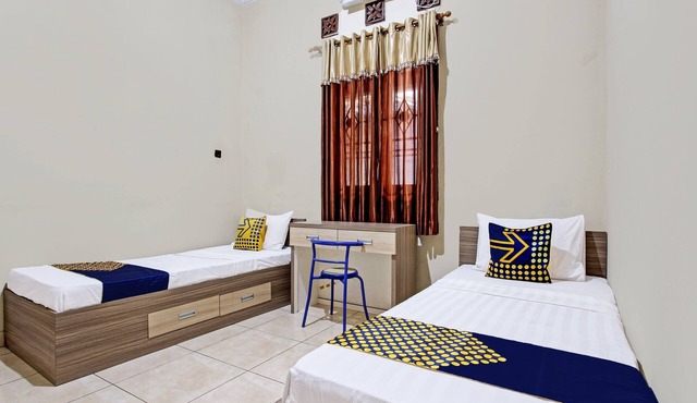 SPOT ON 92424 Wulan Homestay Syariah in Pemalang