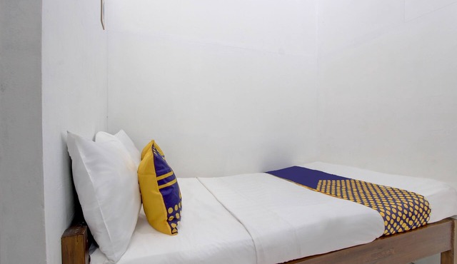 SPOT ON 92886 Pondok Kopi Homestay Syariah in Kertek