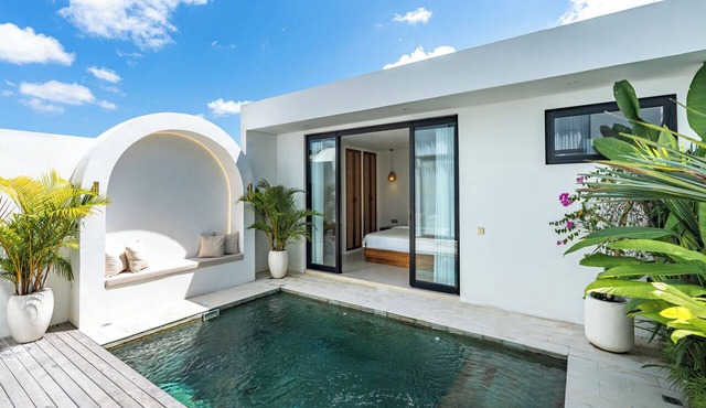 Stylish 2BR Private Pool Villa Walk to Seseh Beach Near Canggu
