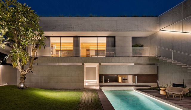 Stylish 3BR Villa Tana Takah w/Pool & Sky Bridge