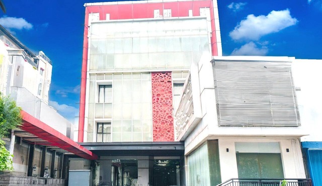 Stylish DBL Suite Escape W/Free WiFi and Parking in Jakarta