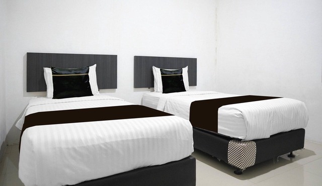 Stylish Twin Suite Escape W/Free WiFi and Parking in Padang